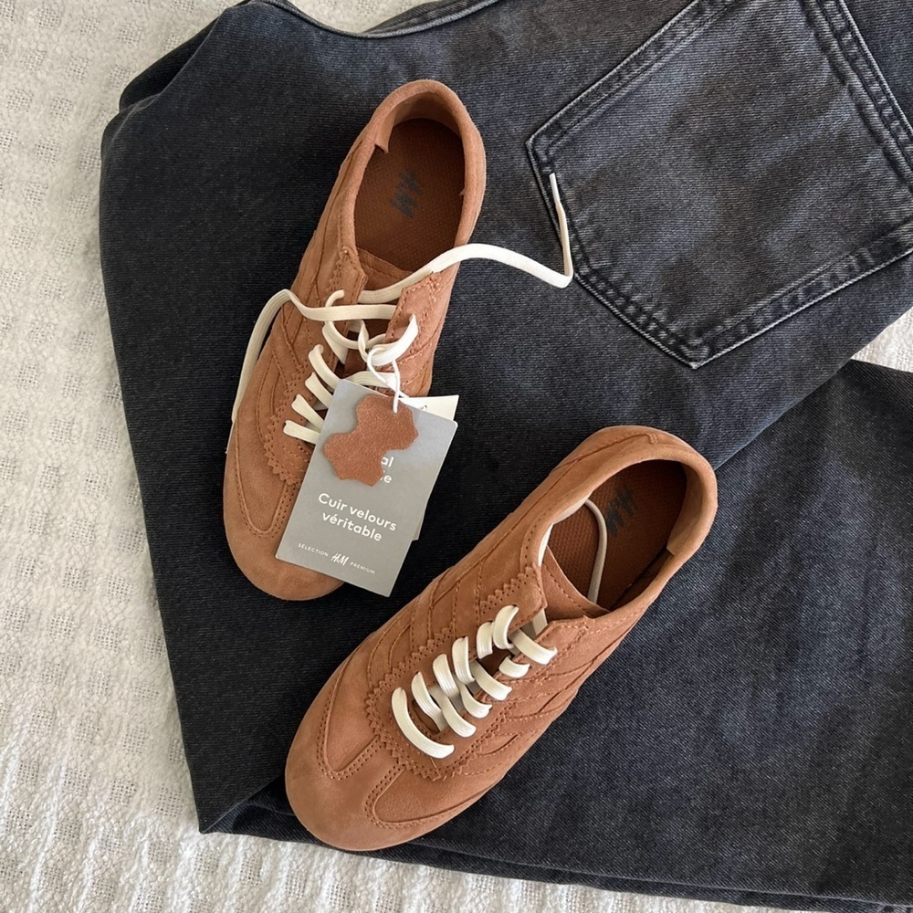 NWT H&M Brown Suede Sneakers 🍂 - Picture 3 of 8